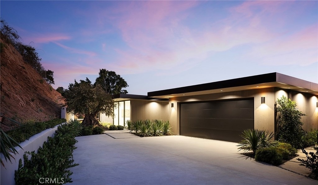 9015 Alto Cedro Drive - Photo 9