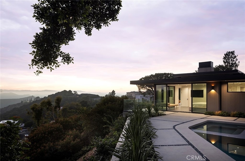 9015 Alto Cedro Drive - Photo 45