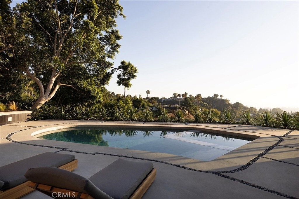 9015 Alto Cedro Drive - Photo 43