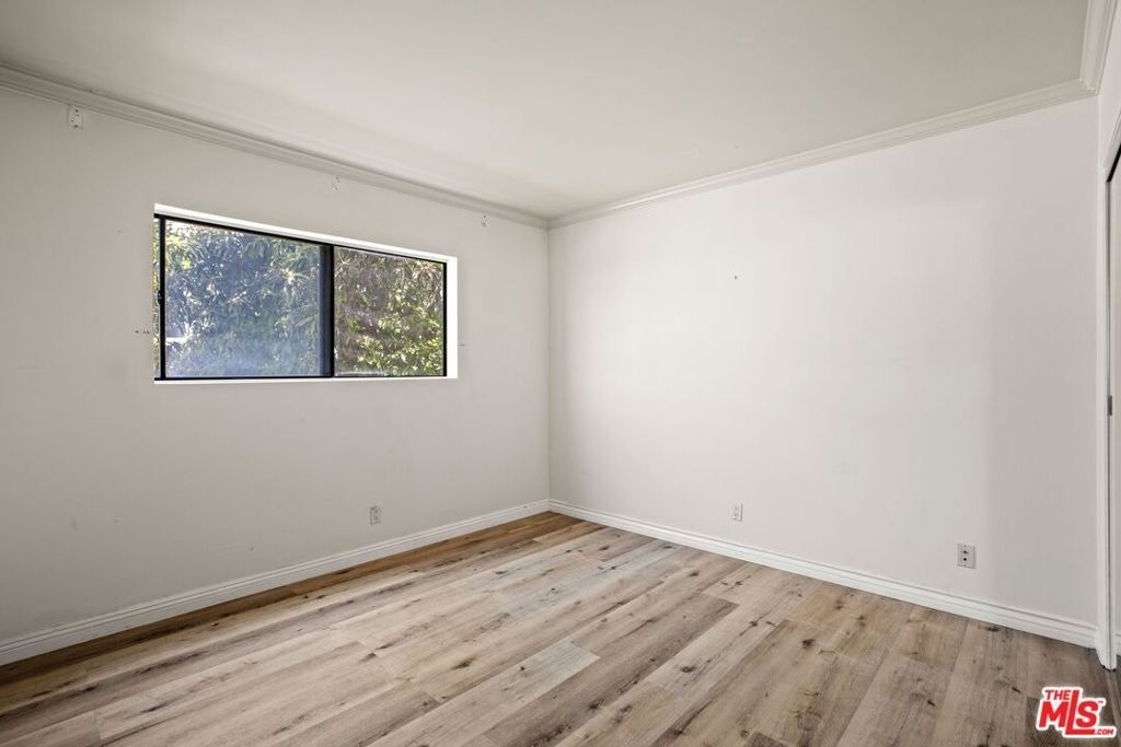 1033 6th Street - Photo 8