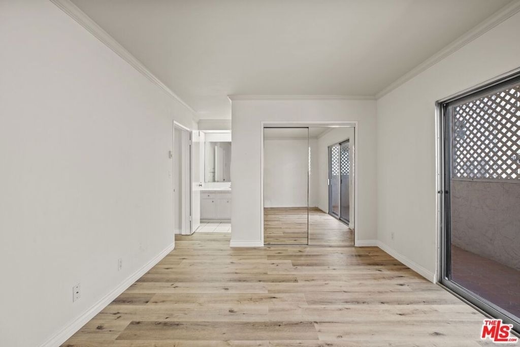 1033 6th Street - Photo 1
