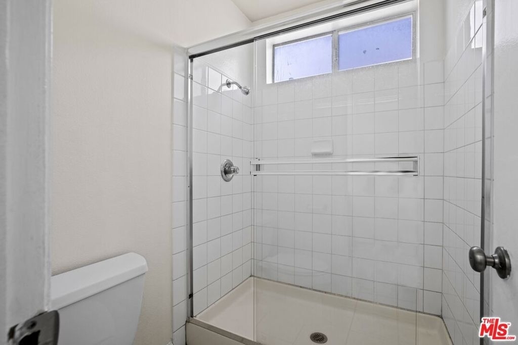 1033 6th Street - Photo 7