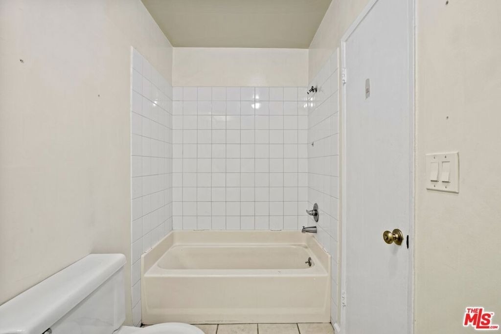 1033 6th Street - Photo 11