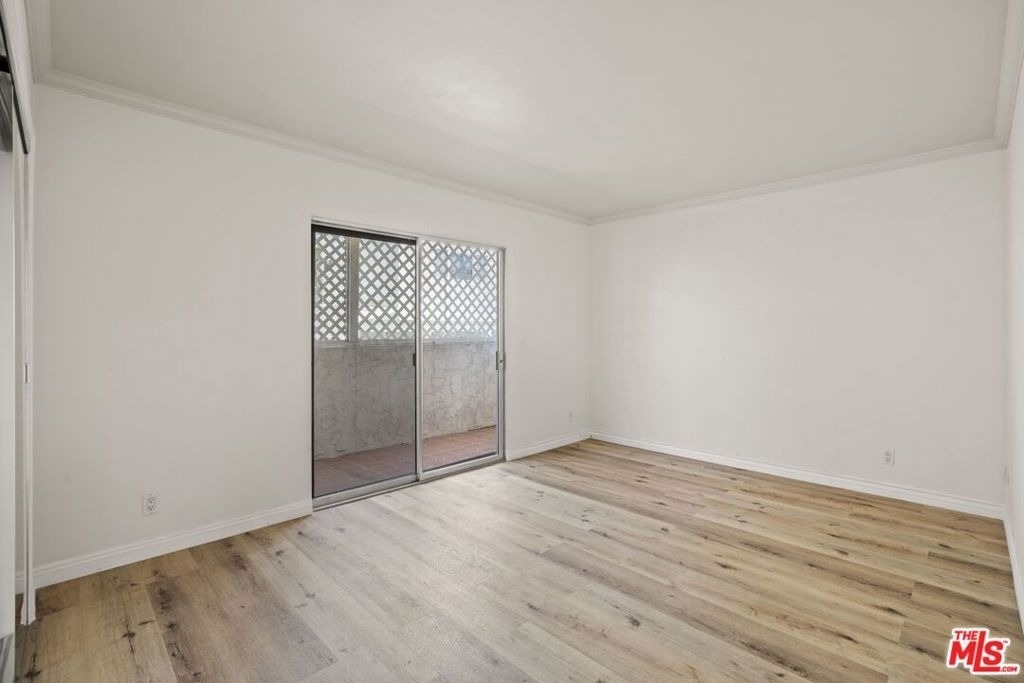 1033 6th Street - Photo 5