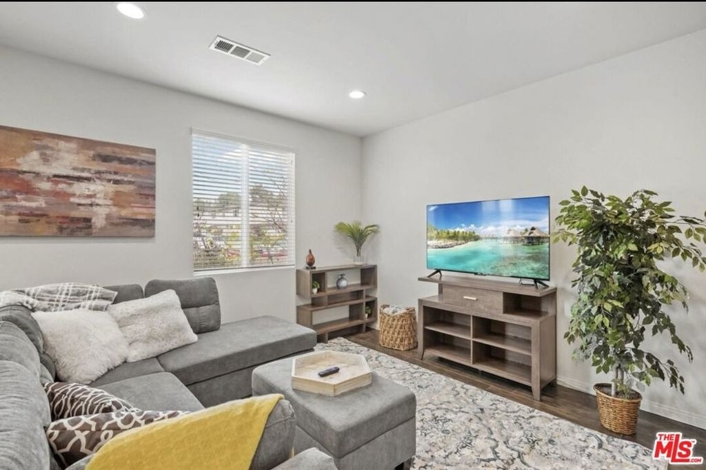 4720 E Washington Avenue - Photo 3