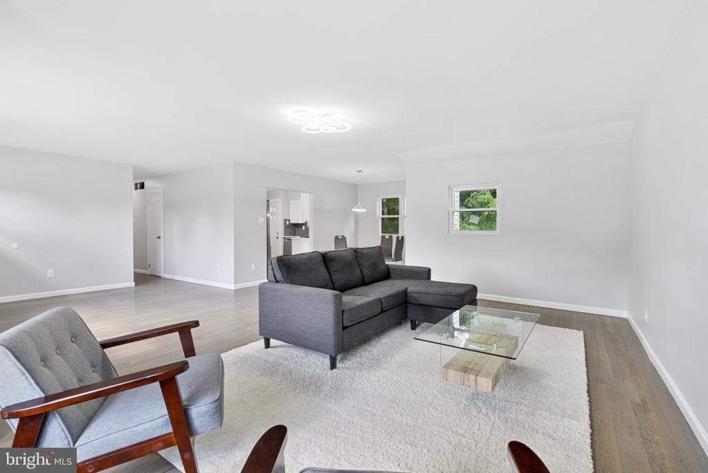 501 Bloomfield Drive - Photo 6