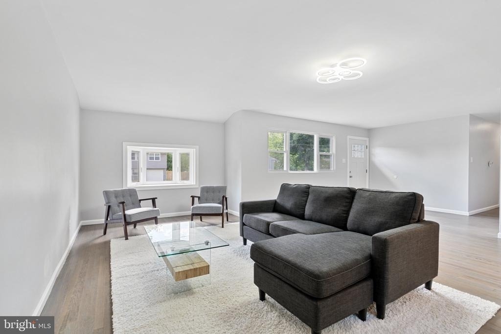 501 Bloomfield Drive - Photo 7