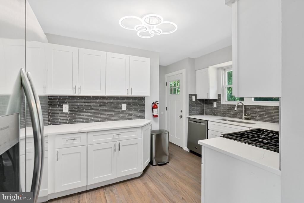 501 Bloomfield Drive - Photo 11