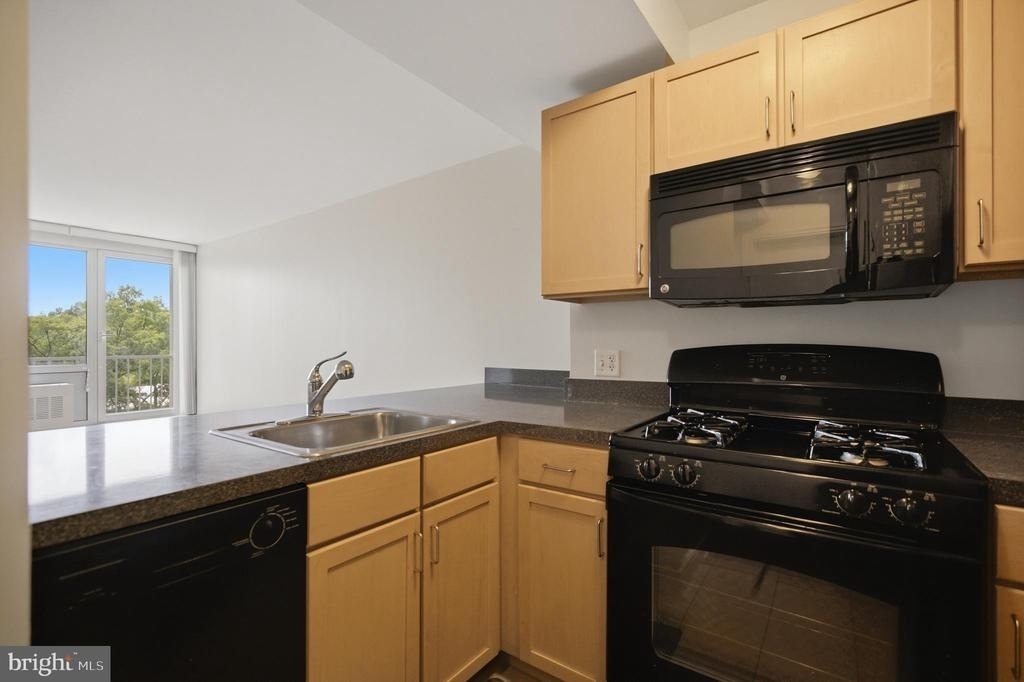 800 4th Street Sw - Photo 7