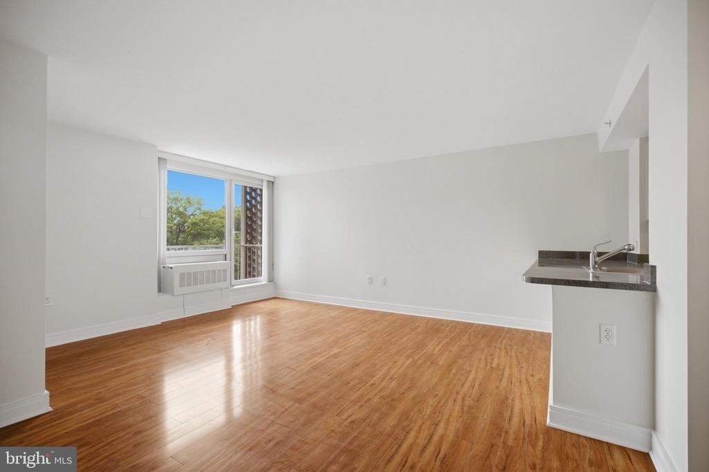 800 4th Street Sw - Photo 1