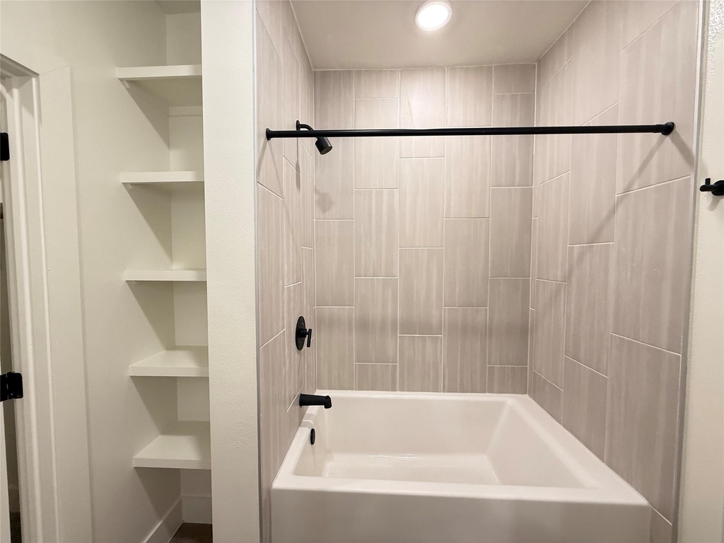 2520 Washington Ave - Photo 6