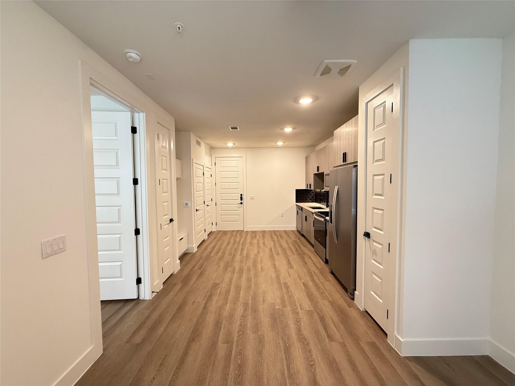 2520 Washington Ave - Photo 2