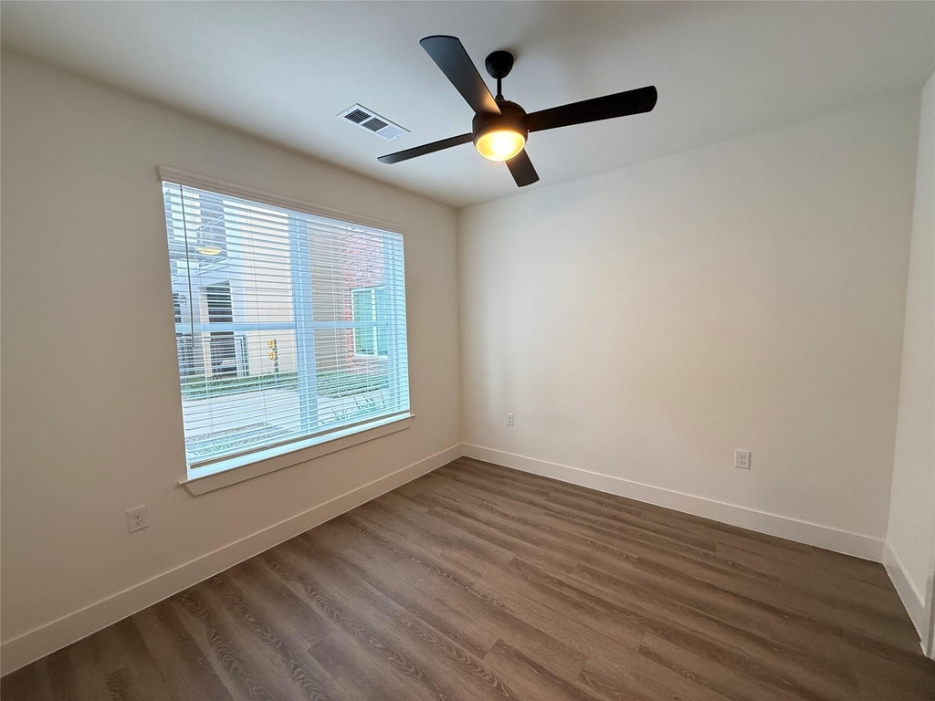 2520 Washington Ave - Photo 4
