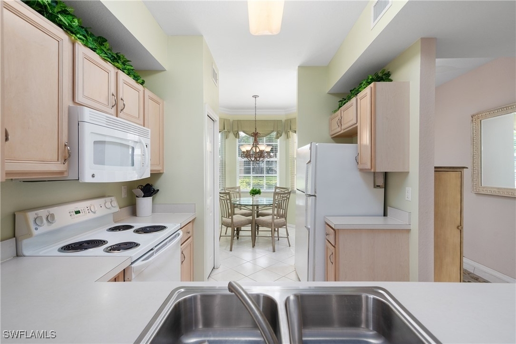 2325 Carrington Court - Photo 9