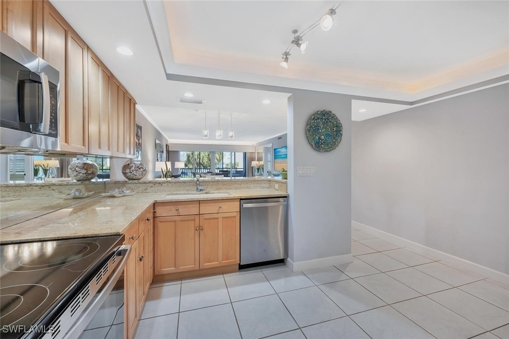 12945 Vanderbilt Drive - Photo 7