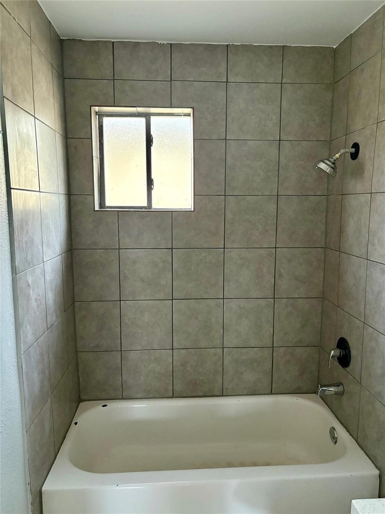 1125 Ann Street - Photo 14
