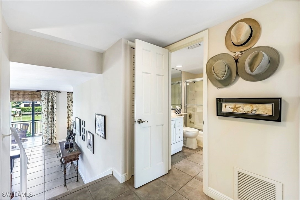 2216 Gulf Shore Boulevard N - Photo 4