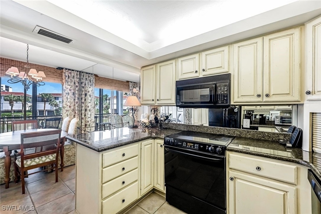 2216 Gulf Shore Boulevard N - Photo 7