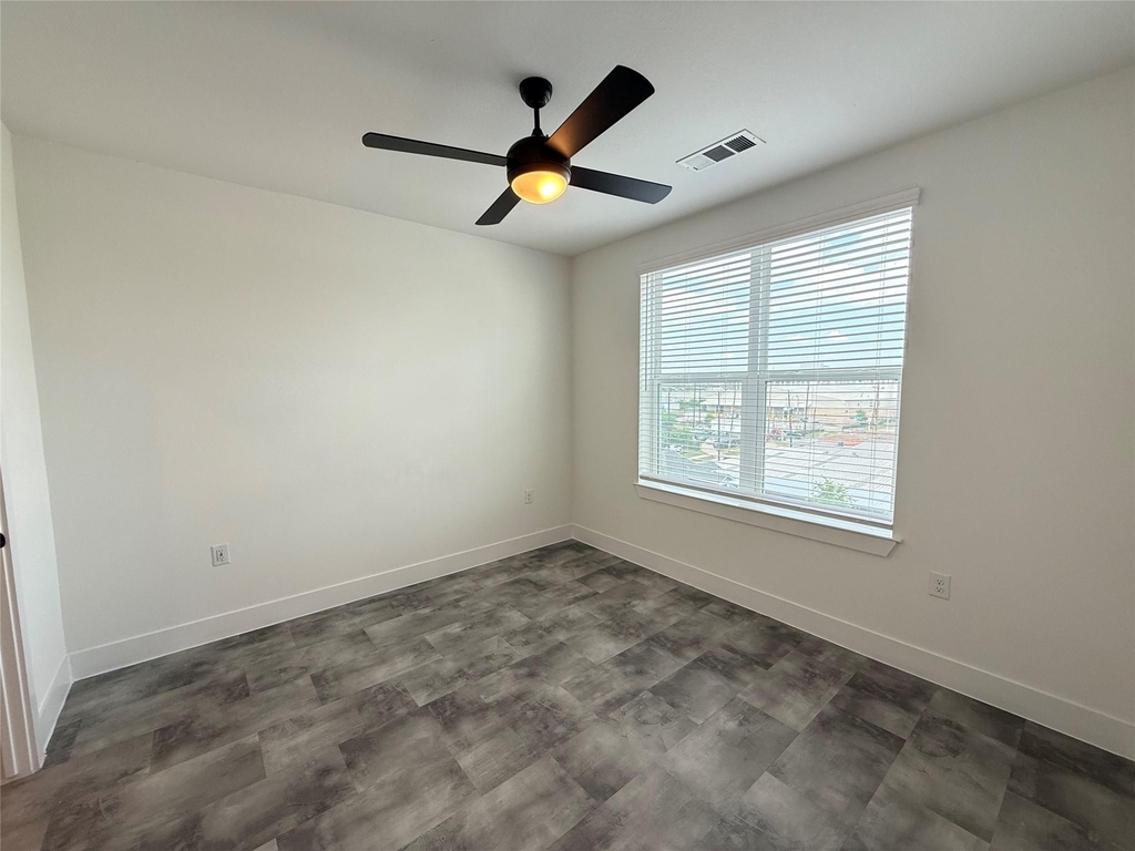 2520 Washington Ave - Photo 4
