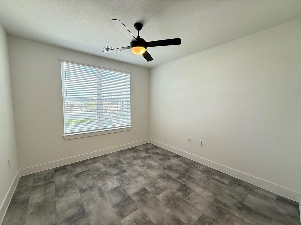 2520 Washington Ave - Photo 6