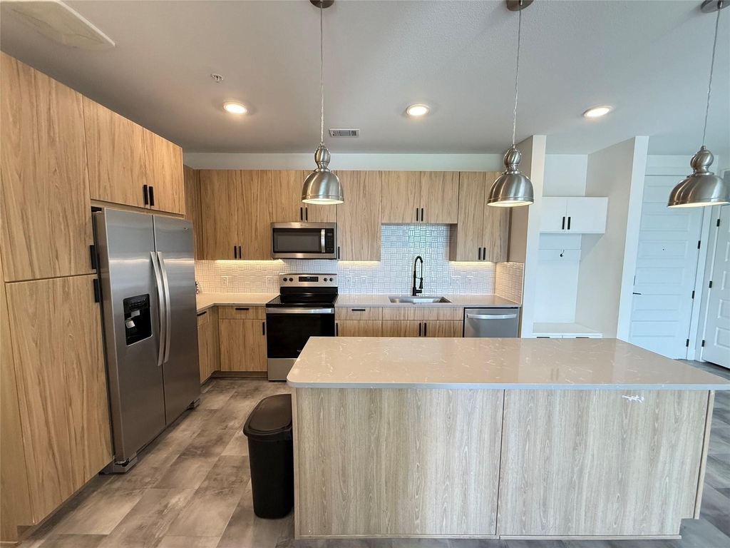 2520 Washington Ave - Photo 1