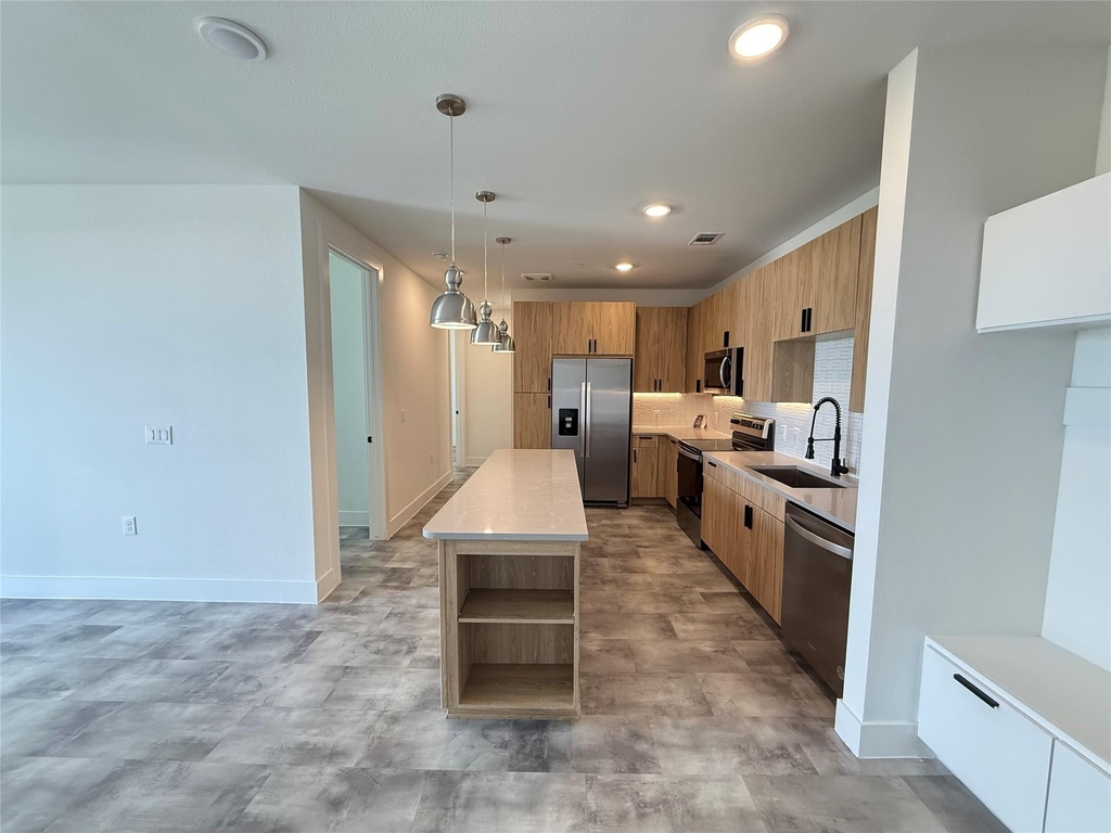 2520 Washington Ave - Photo 2