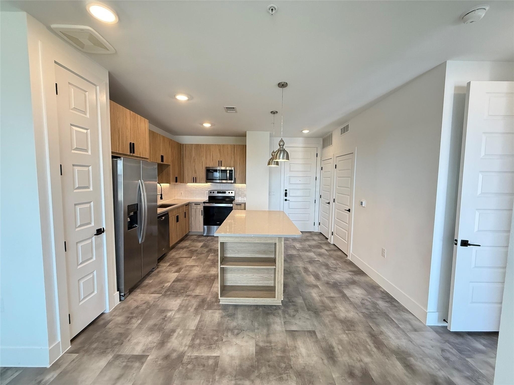 2520 Washington Ave - Photo 2