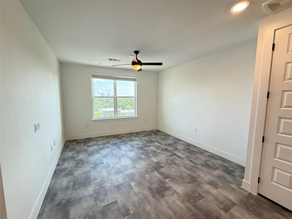 2520 Washington Ave - Photo 3