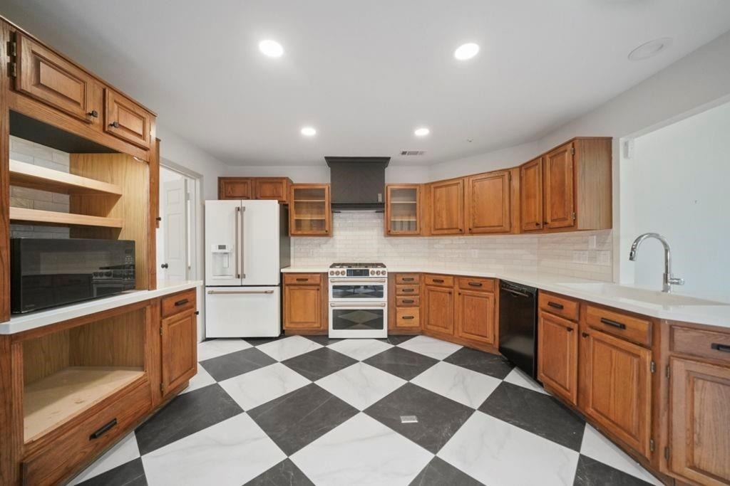 31 Silver Canyon Place - Photo 8