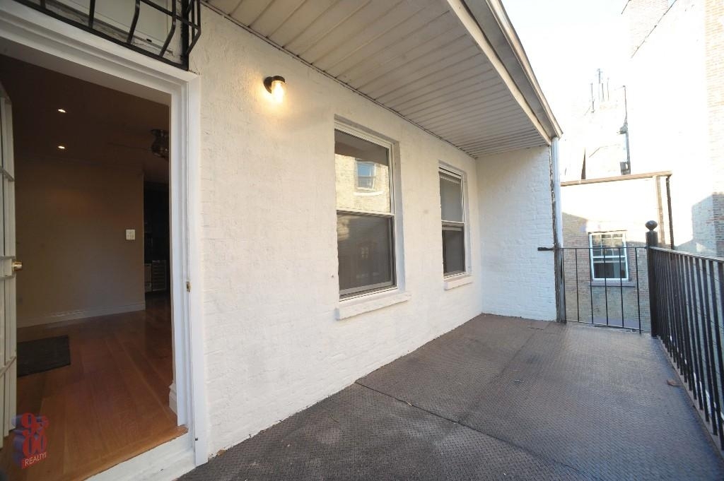 566 Hudson Street - Photo 9