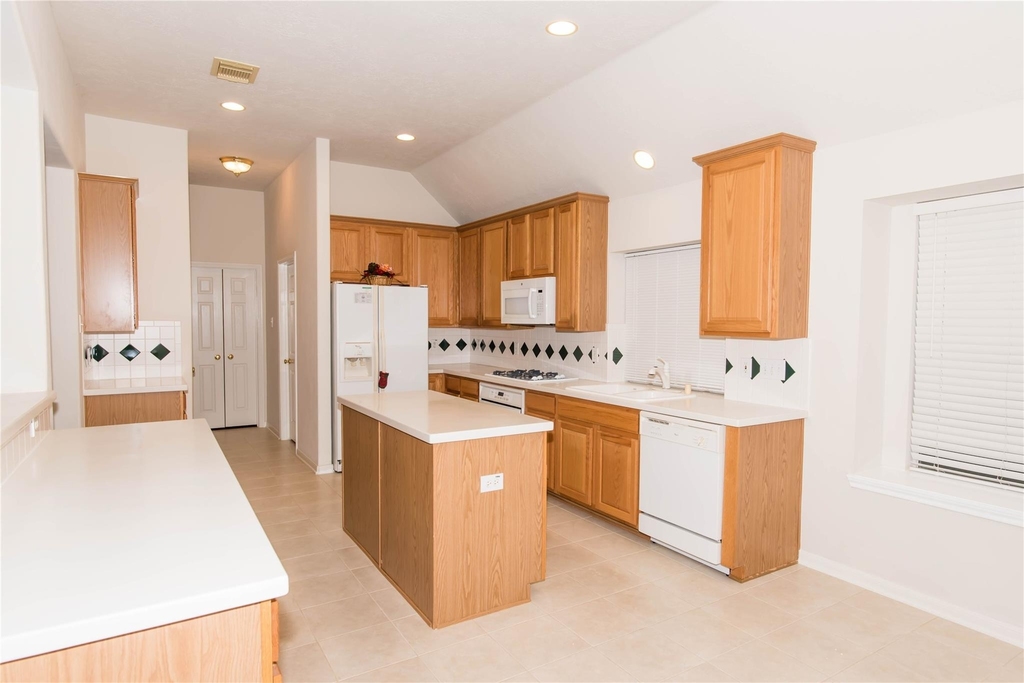 9115 Sunny Ridge Drive - Photo 9