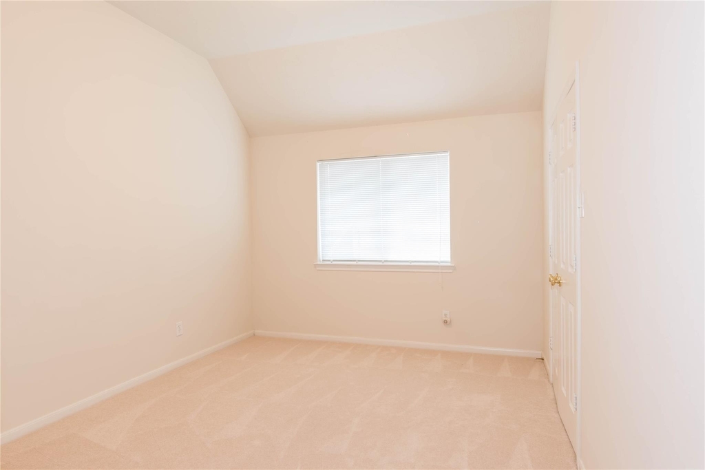 9115 Sunny Ridge Drive - Photo 13