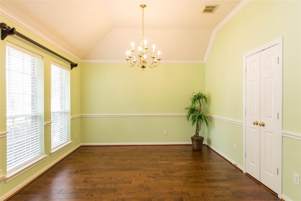 9115 Sunny Ridge Drive - Photo 2
