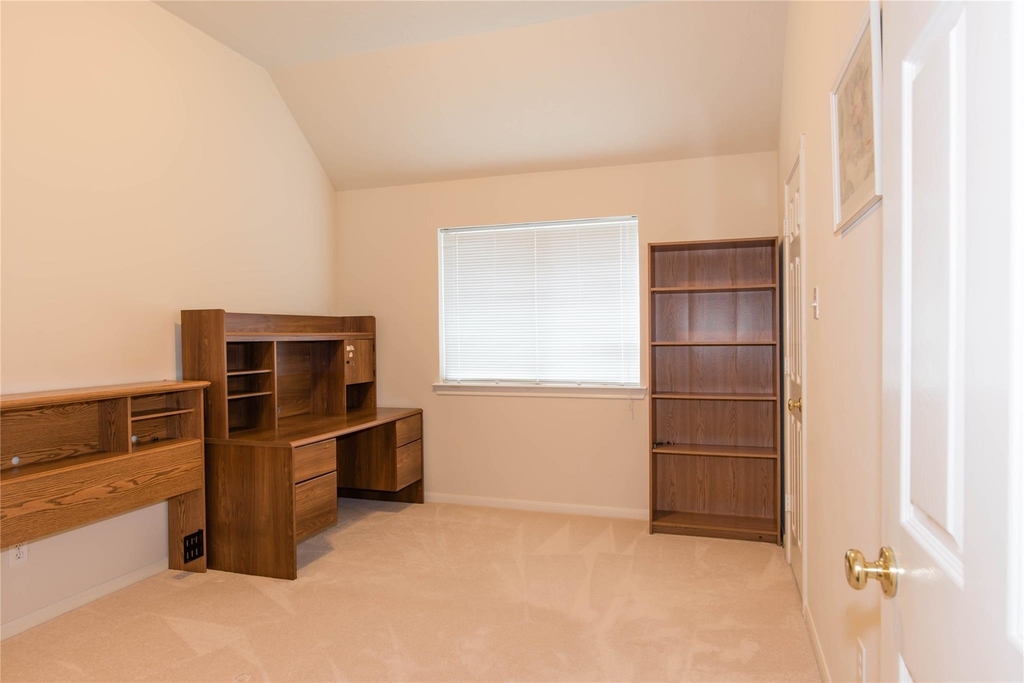 9115 Sunny Ridge Drive - Photo 11