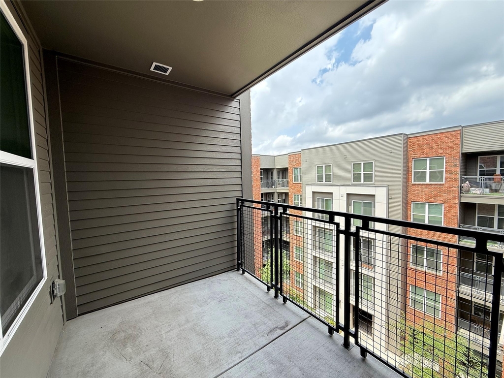 2520 Washington Ave - Photo 10