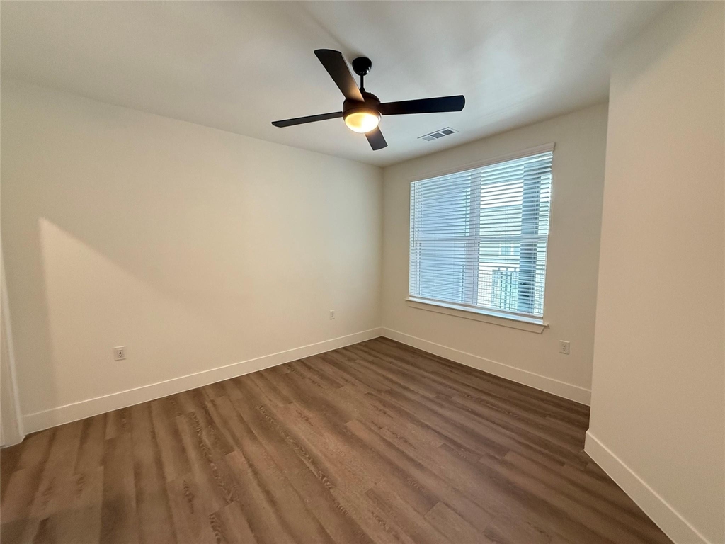 2520 Washington Ave - Photo 4
