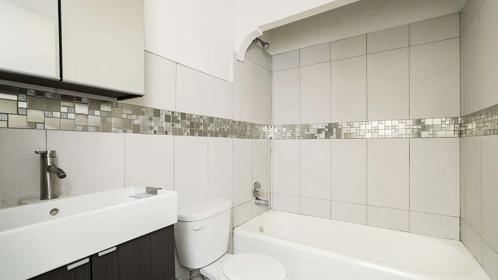 2137 Cortelyou Rd - Photo 7