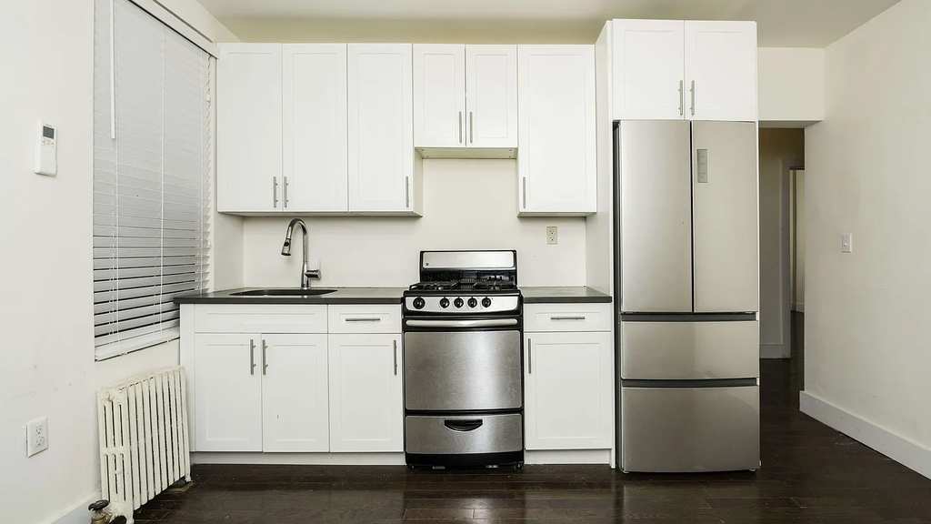 2137 Cortelyou Rd - Photo 0