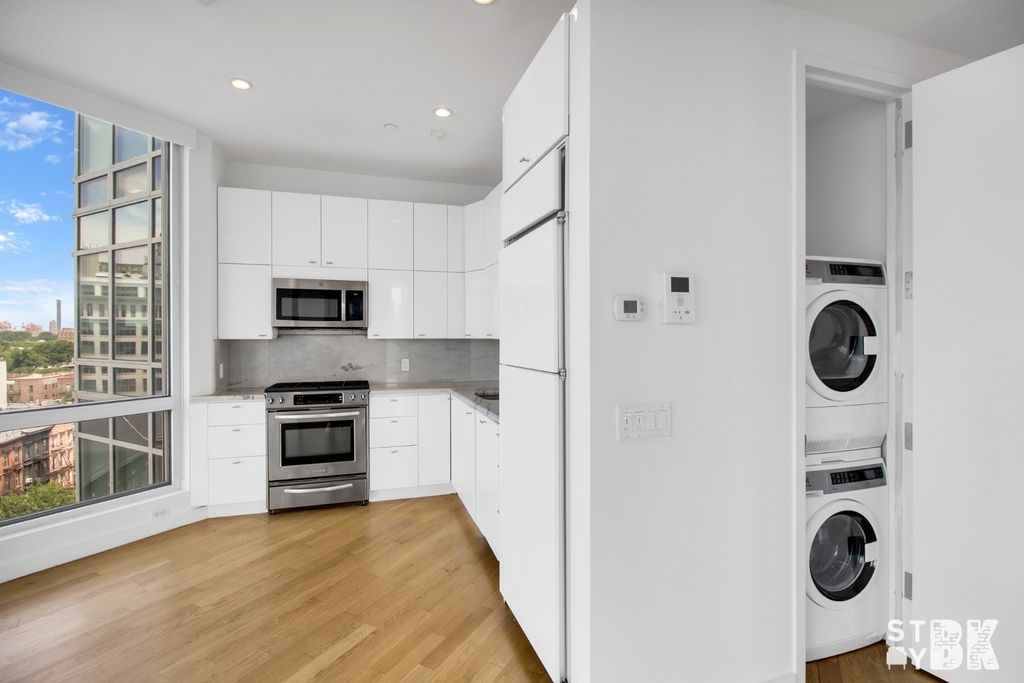 525 Clinton Avenue - Photo 3