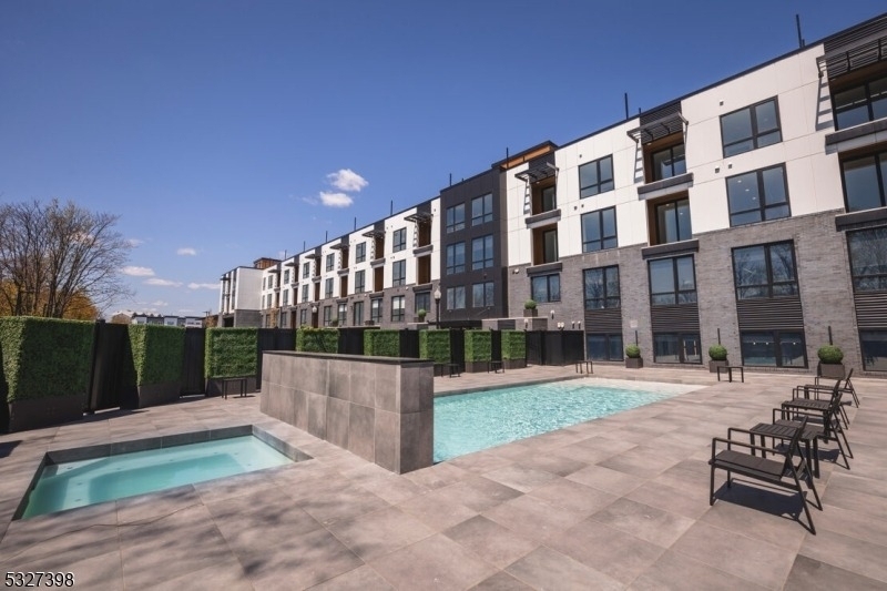 516 North Ave - Photo 1
