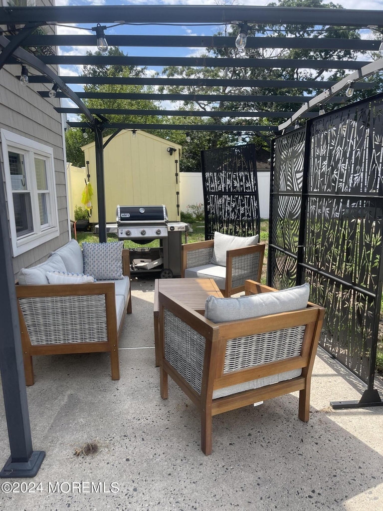 1407 River Road - Photo 1