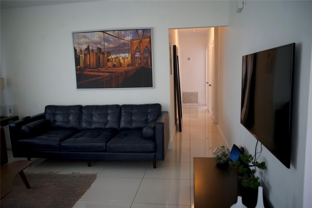 11150 Peachtree Drive - Photo 3