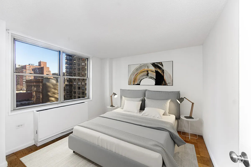  East 34th Street - Photo 1