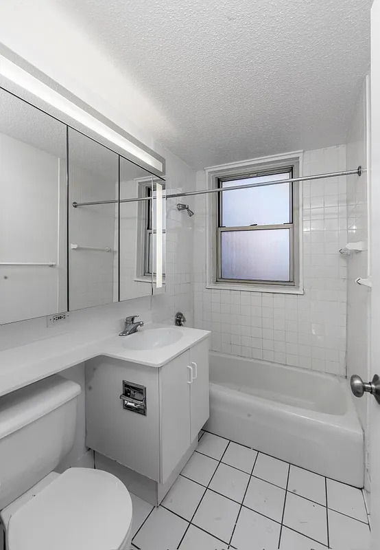  East 34th Street - Photo 3