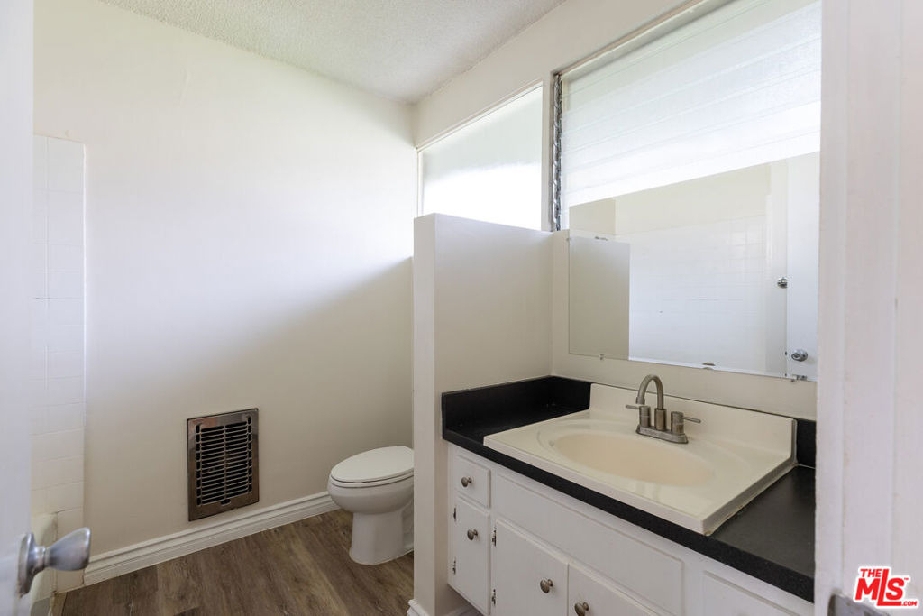 11133 Rose Avenue - Photo 11