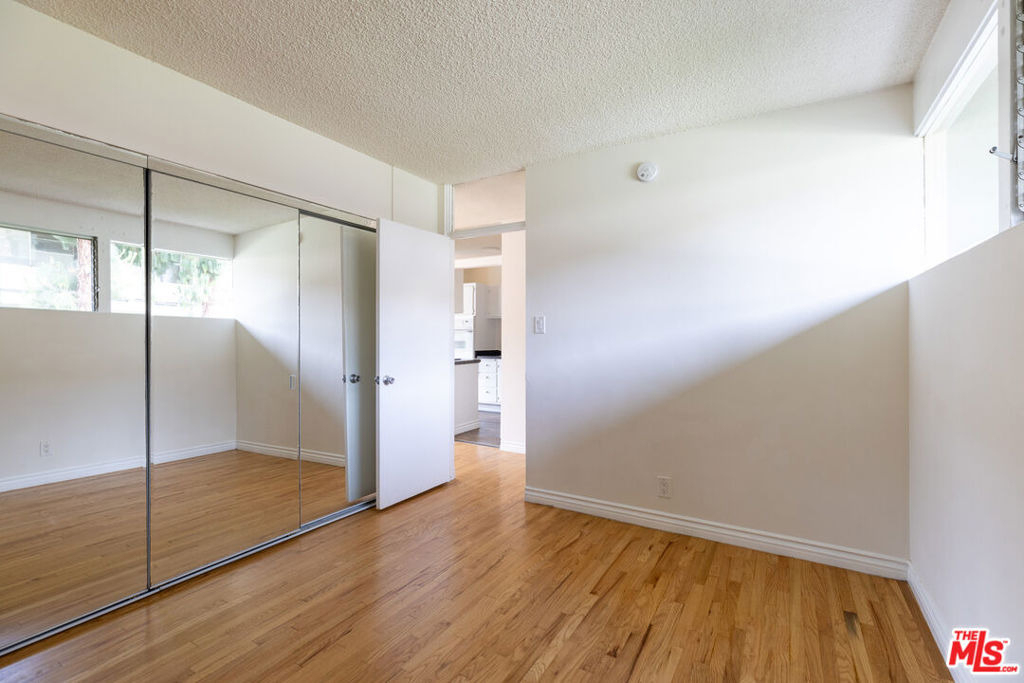 11133 Rose Avenue - Photo 10