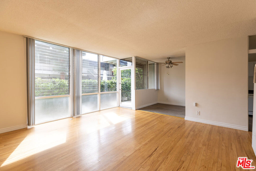 11133 Rose Avenue - Photo 2