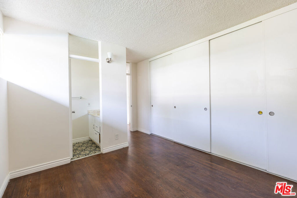 11133 Rose Avenue - Photo 10