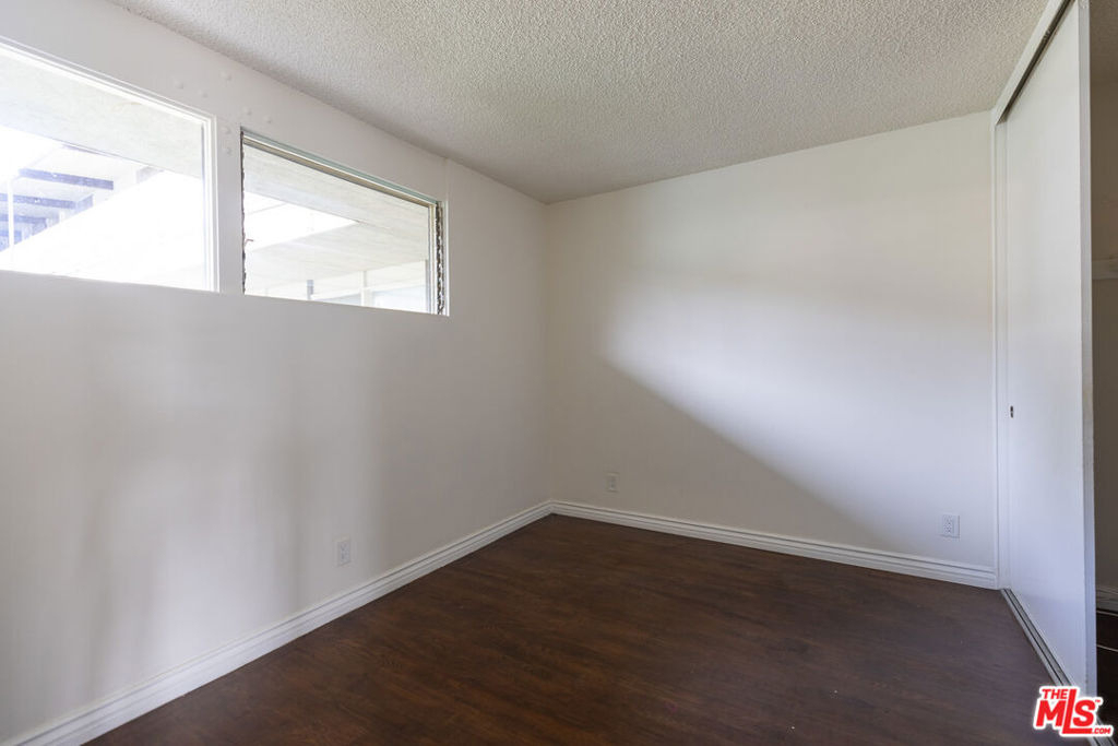 11133 Rose Avenue - Photo 7