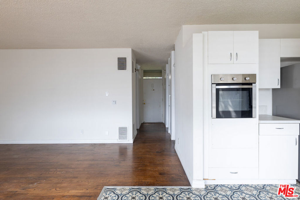 11133 Rose Avenue - Photo 1